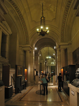 Fotos Gang im Museum