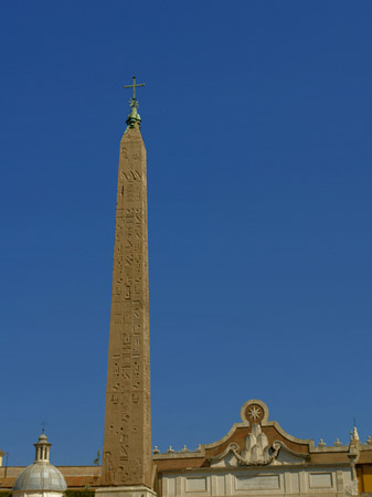 Fotos Obelisk mit dem Porta del Popolo | Rom