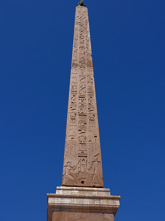 Foto Obelisk und Löwenbrunnen - Rom