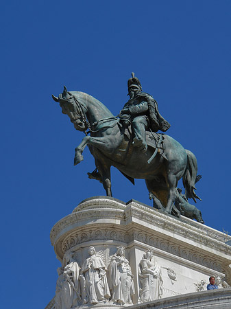 Fotos Bronzestatue von Victor Emmanuel