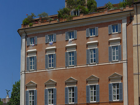 Piazza S. Salvatore di Lauro
