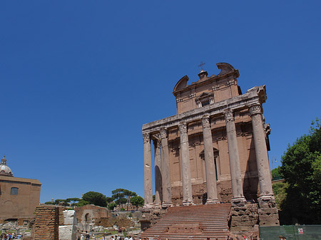 Fotos Tempel des Antoninus Pius und der Faustina | Rom