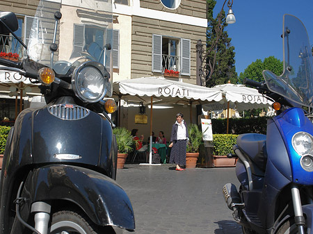 Fotos Mofas an der Piazza del Popolo | Rom