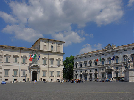 Quirinalspalast mit Obelisk Fotos