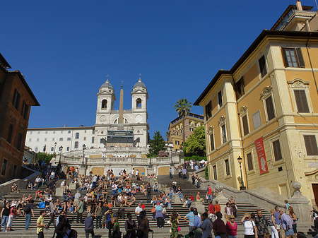 Treppe mit Kirche
