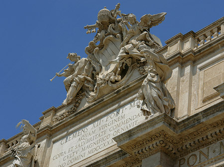 Details am Trevibrunnen