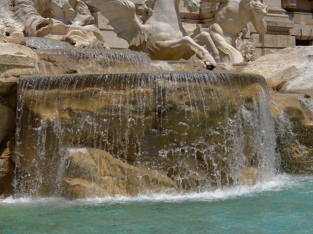 Details am Trevibrunnen