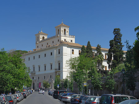 Foto Villa mit Straße